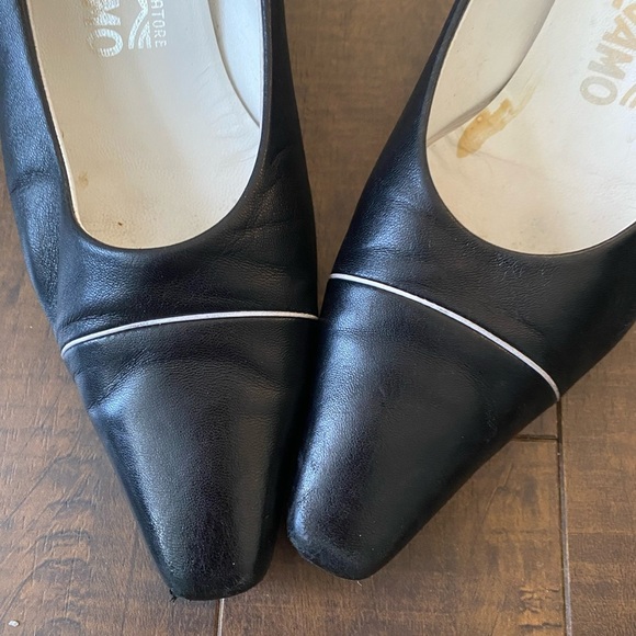 Salvador Ferragamo Black kitten heels - Picture 6 of 13